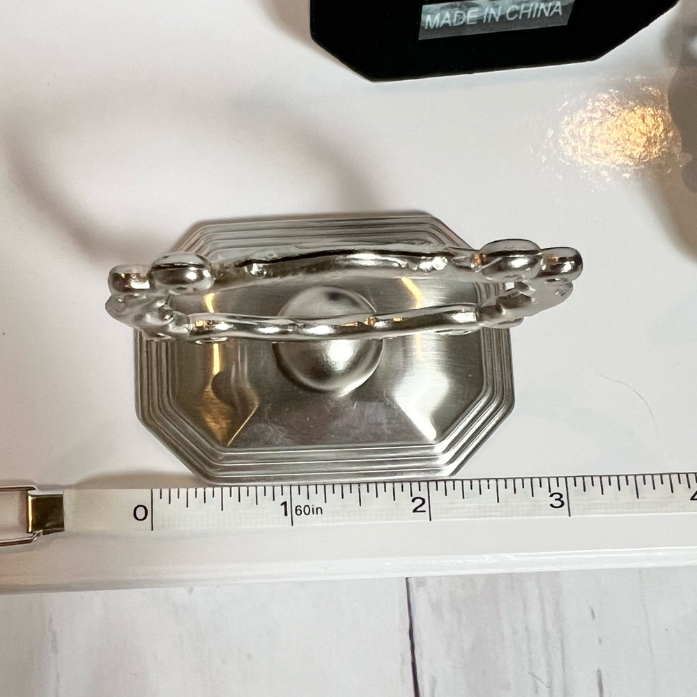 New Southern Living At Home Redmont Heirloom Napkin Rings or Place Card Holder 8 - Picture 7 of 7